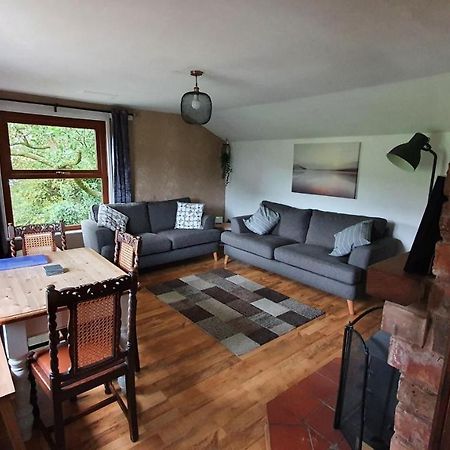 Pen Y Geulan Villa Макънтлет Екстериор снимка