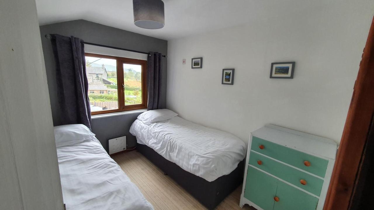 Pen Y Geulan Villa Макънтлет Екстериор снимка