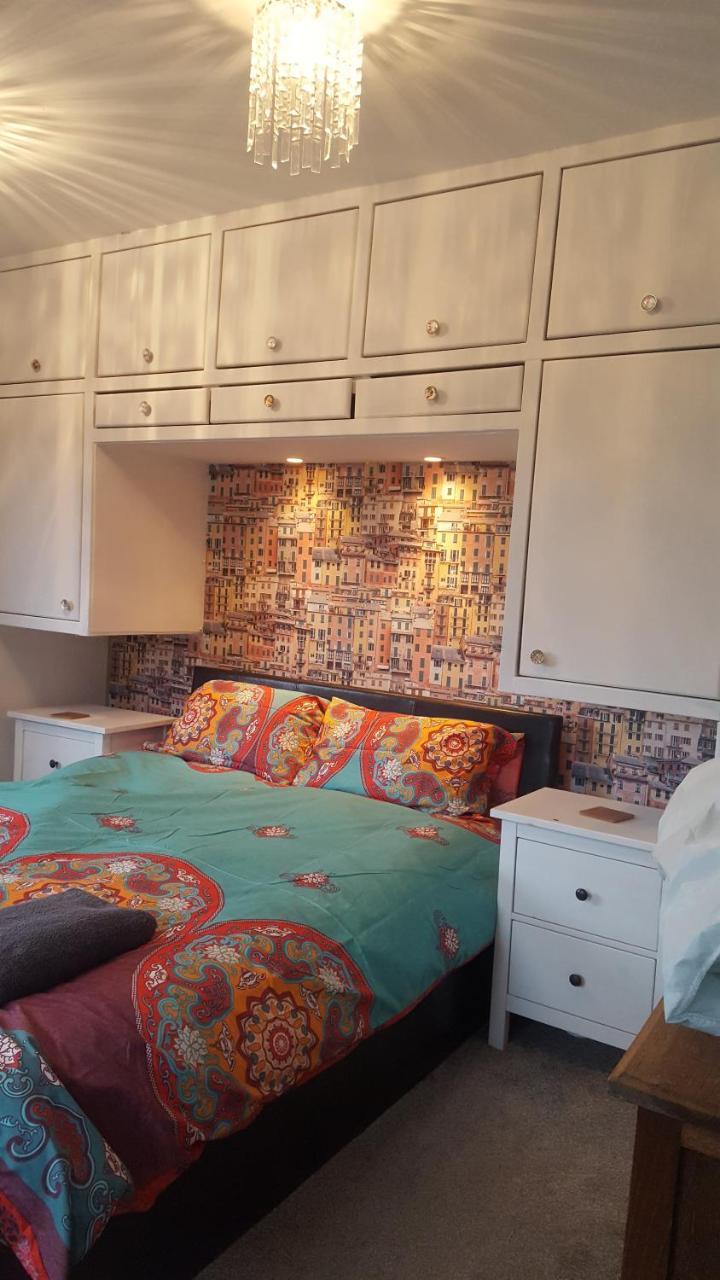 Pen Y Geulan Villa Макънтлет Екстериор снимка