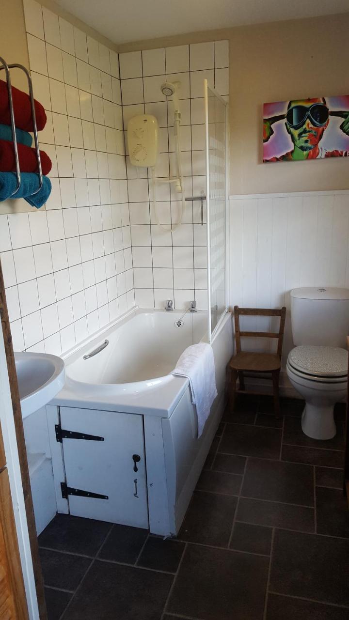 Pen Y Geulan Villa Макънтлет Екстериор снимка