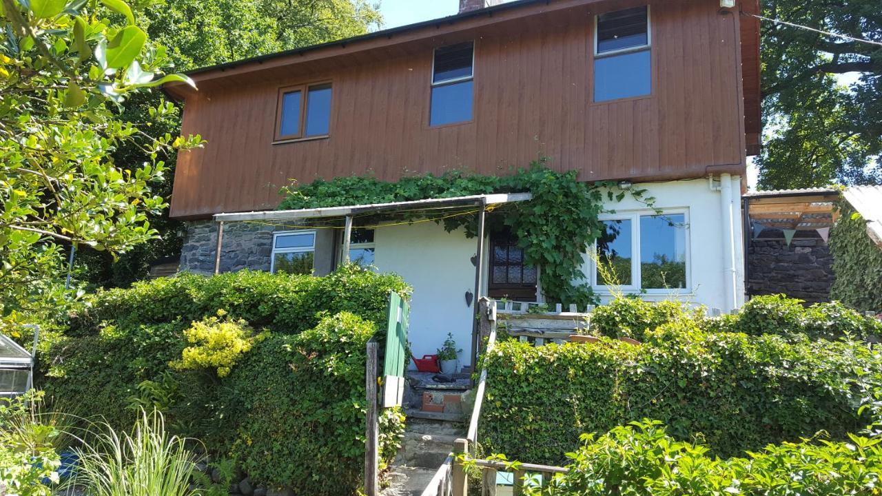 Pen Y Geulan Villa Макънтлет Екстериор снимка