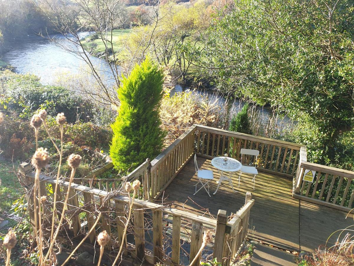 Pen Y Geulan Villa Макънтлет Екстериор снимка